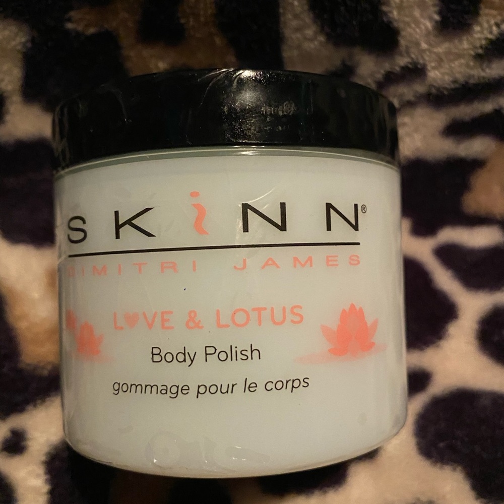 Skinn Love and Lotus Body Polish